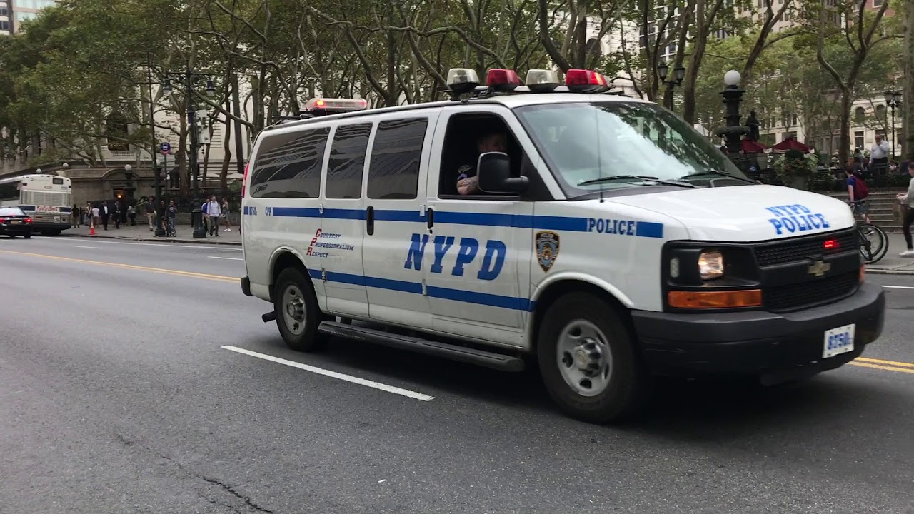 NYPD VAN RESPONDING ON EAST 42ND STREET IN THE MIDTOWN AREA OF ...