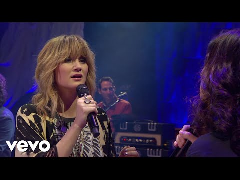 Jennifer Nettles - His Hands (Live) ft. Brandy Clark