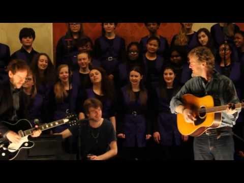 Glen Hansard leads group in Leonard Cohen's Passing Through
