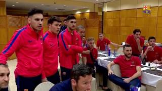 Барселона - ПСЖ (6-1), реакция игроков в футзальной зоне на победный гол Барселоны