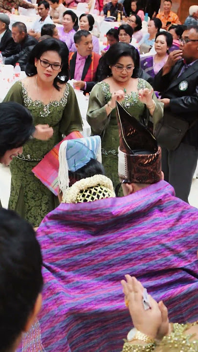 Ulos Holong Pengantin - Fransius & Stella #musikbatak #batak #pestapernikahanbatak #lagubatak