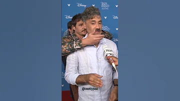 Pedro Pascal being CHAOTIC with Taika #themandalorian #starwars #tlou #pedropascal #daddy #shorts