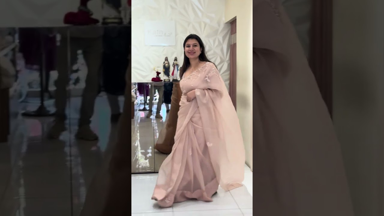 Тщательно отобранные дизайнерские сари | Неподвластная времени элегантность