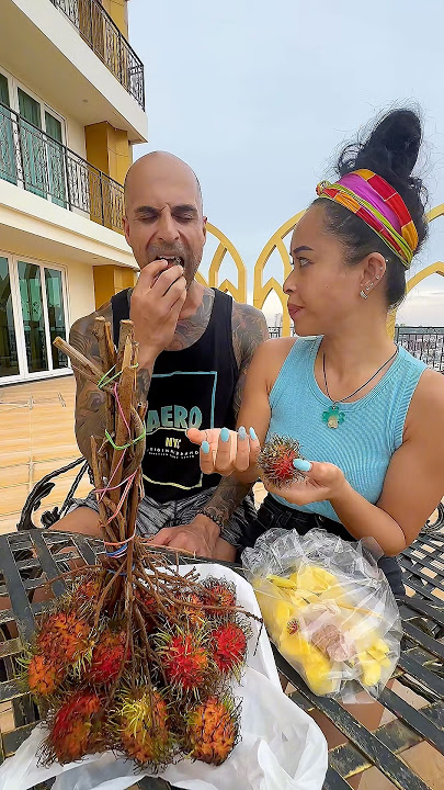 Trying Rambutan for my VERY first time🇵🇭