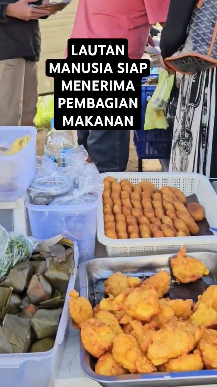 Berjubel Orang Buru Makanan