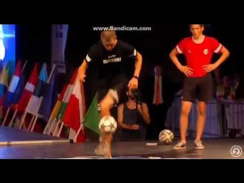 Футбольный фристайл Эрленд