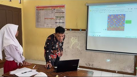 Pembelajaran menggunakan ular tangga digital menggunakan google slide | SDN 1 Dompol