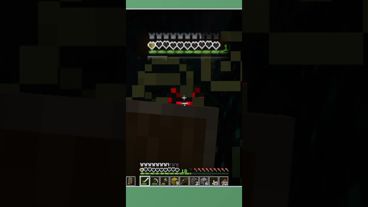 How lucky- #shorts #minecraft #minecrafthardcormode #pngtuber