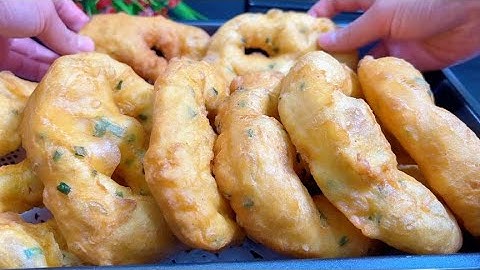 家里有面粉，试试河南特色美食油饼，也叫面托，外焦里软蓬松劲道