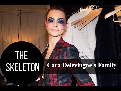 Video: Cara Delevingne netto waarde: Wiki, Getroud, Familie, Trou, Salaris, Broers en susters