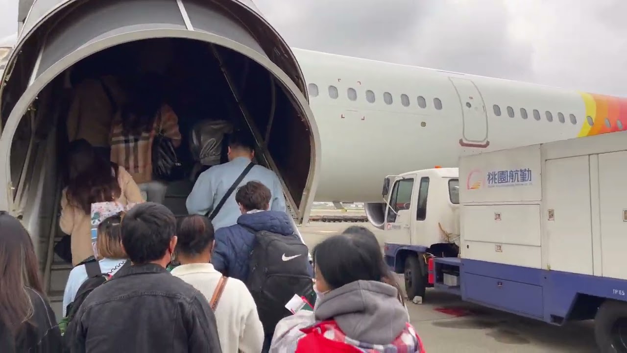 Surprising Boarding Process and Takeoff with VietJet Air | Taipei to Bangkok Flight – Video