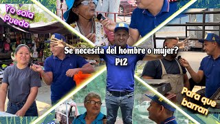 En las calles del tianguis de armería, col. Es necesario el hombreo o la mujer? Yo+No-