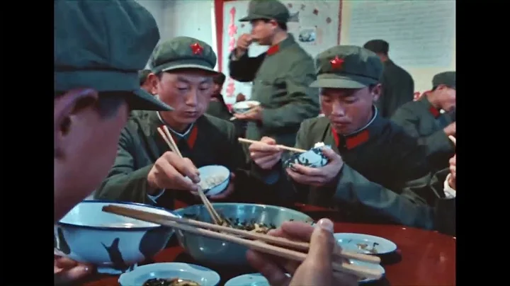 1973 LUNCHTIME WITH THE CHINESE ARMY - DayDayNews