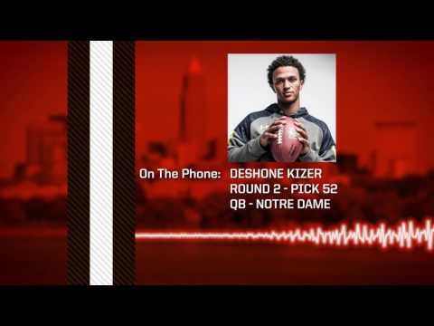 Video: Deshone Kizer Net Değer: Wiki, Evli, Aile, Düğün, Maaş, Kardeşler