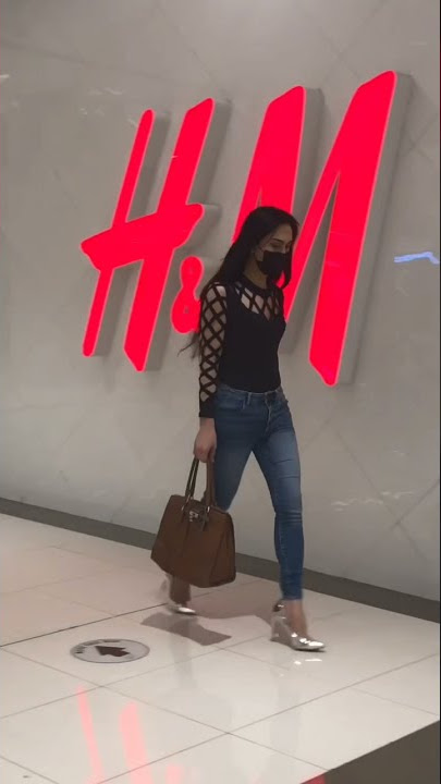 First time wearing metallic high heels in public | Crossdresser Ladyboy Mel