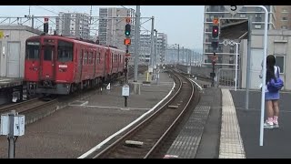 大分駅を出発する豊肥本線の回送列車キハ220形