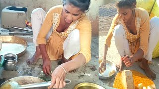 आज बनाई मस्त वाली दम आलू की सब्जी और साथ में गरमा गरम पानी की रोटी Laxmi Official Cooking