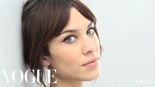 Video thumbnail of "The Monday Makeover: Alexa Chung's Cat Eye"