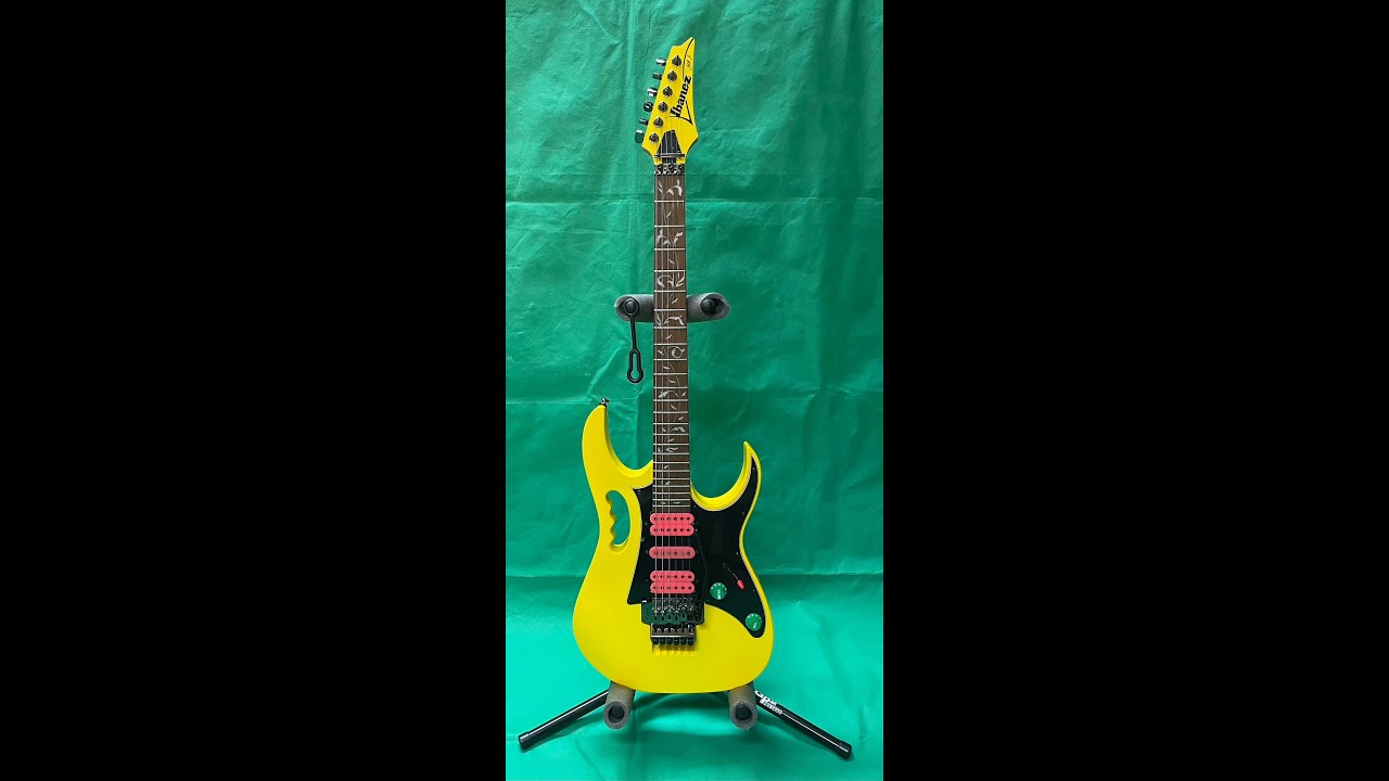 My Review Of The Ibanez JEM JR - YouTube