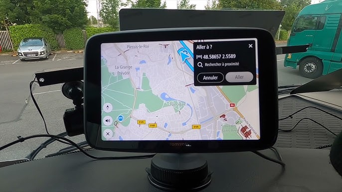 TomTom GPS Poids Lourd GO Expert - 24V - Écran HD 7 pouces, parcours  personnalisé pour poids-lourd, TomTom Traffic, Cartographie Europe, alerte  des zones de danger, mises à jour rapides via Wi-Fi 