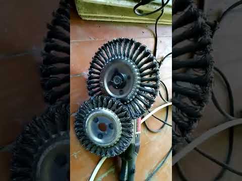 1.2. Конец чистки чугунной батареи от 40 летней краски.