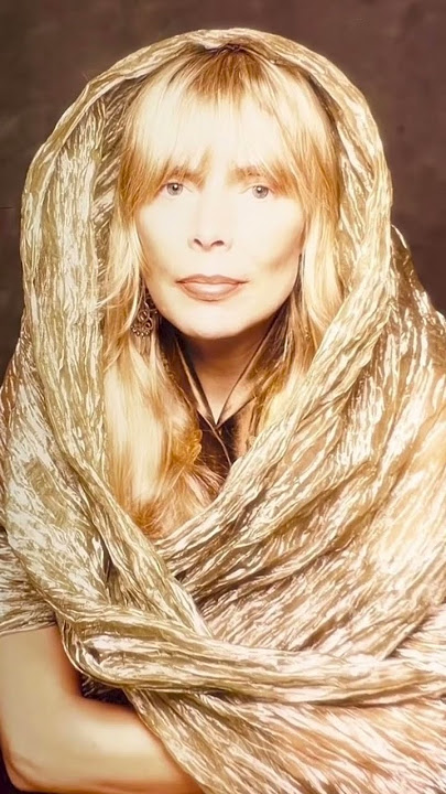 Joni’s Iconic Fashion Moments