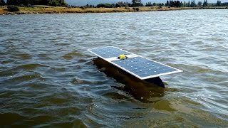 This autonomous boat is trying to cross an ocean using only solar power