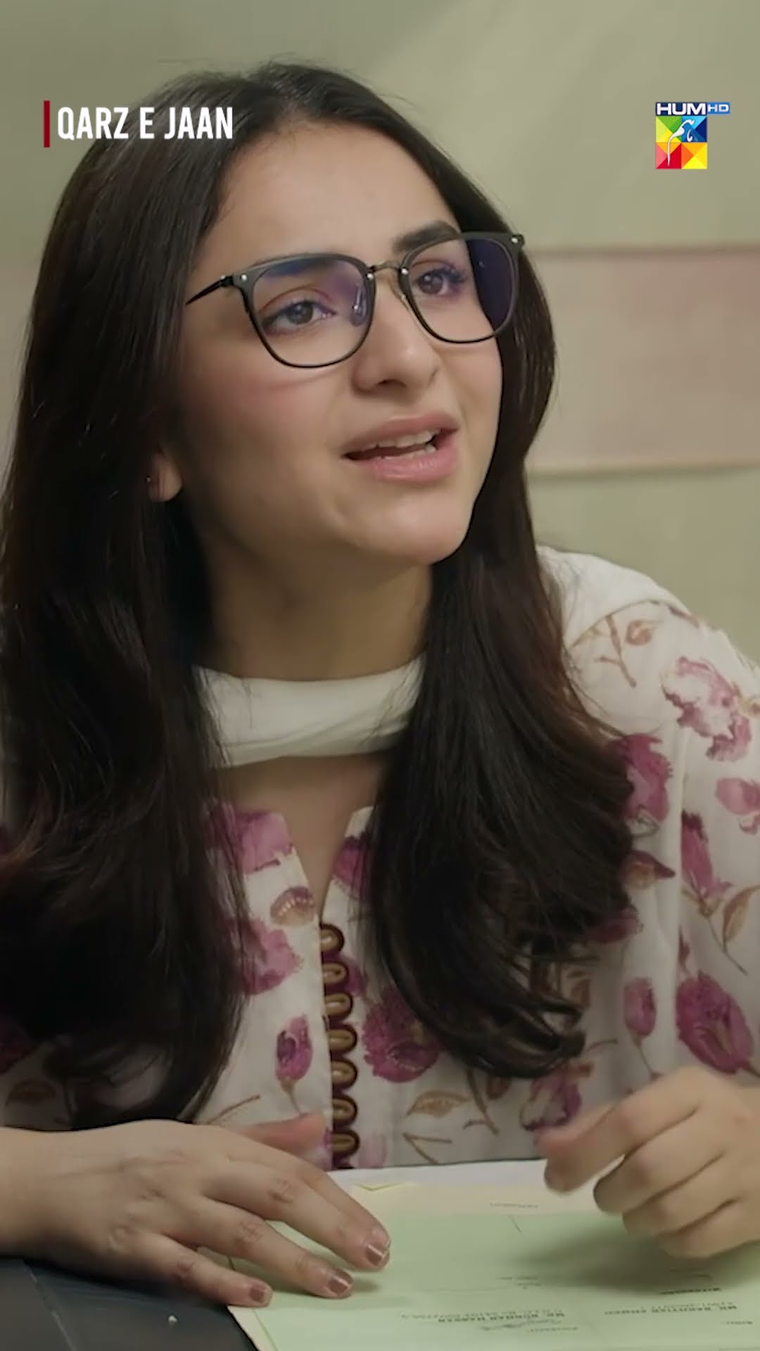Larki Khud Ko Badnam Kyun Karay Gi...? #qarzejaan #yumnazaidi #usamakhan #humtv