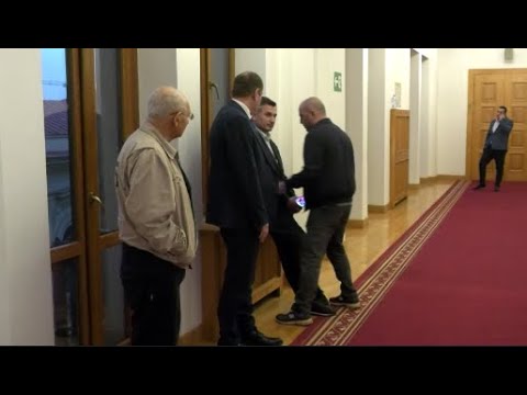 პარლამენტში მოშიმშილეებს \"ნაციონალური მოძრაობის\" კიდევ ერთი დეპუტატი  შეუერთდა