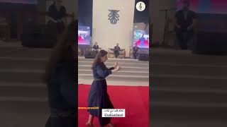 بحب وحماس وفاء موصللي ترقص على أنغام فرقة تكات في الموصل العراق