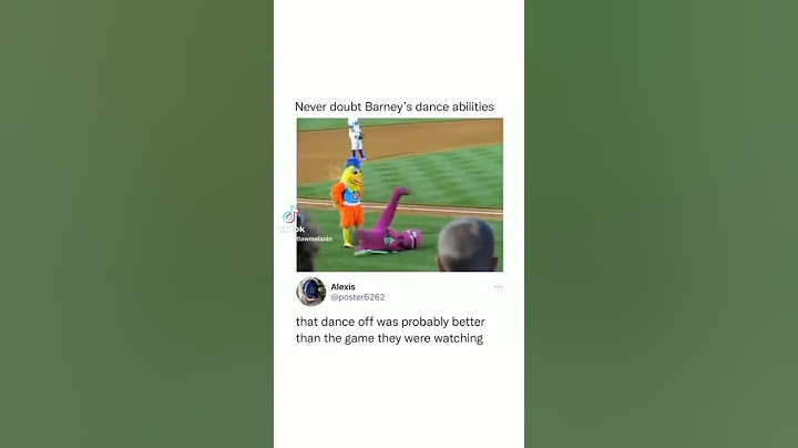 They were more interested in the dance battle than the game 🤣