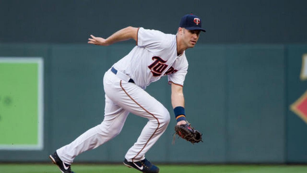 Twins place Mauer on 10-day DL with concussion-like symptoms