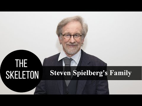 Steven Spielberg&rsquo;s Family: 3 Sisters and Many Children