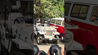 vintage cars and jeeps at the Raymond auto fest