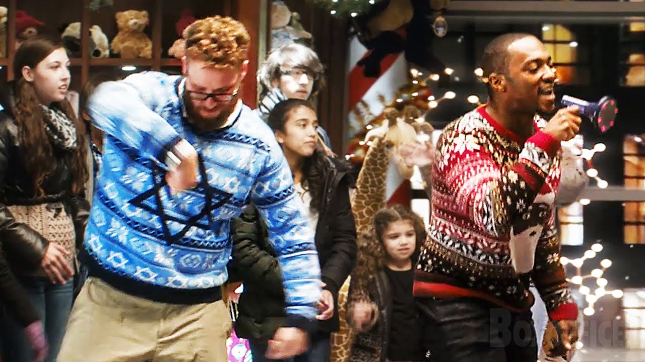 カニエ ウェストの曲を巨大なピアノで即興演奏 Runaway ナイト ビフォア 俺たちのメリーハングオーバー 映画シーン Youtube