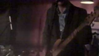 Fun Lovin&#39; Criminals - Bombin&#39; The L aka &quot;I Cant Change&quot; [This Jibber Jabber] @ a secret gig