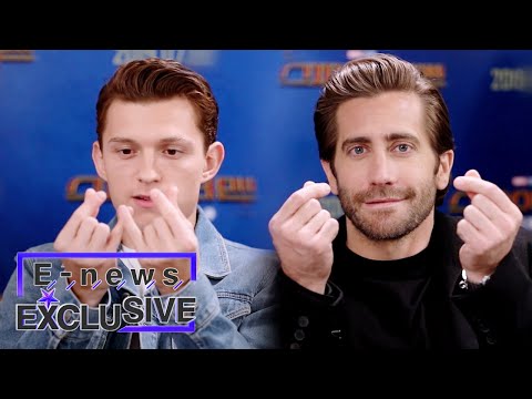 Tom Holland & Jake Cyllenhaal's Finger Hearts! [E-news Exclusive Ep 116]