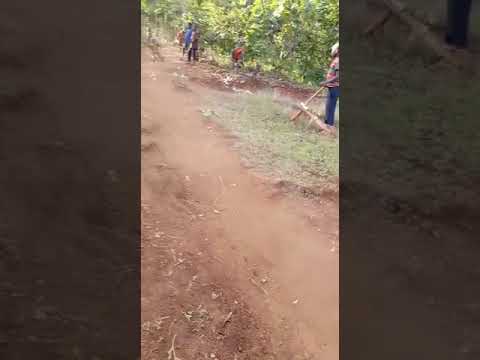 Baiskeli Ya Miti Ilivyokuwa Inatumiwa Na Baadhi Ya Mikoa Tanzania Kama Kigoma 