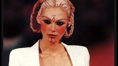 Shirley Mallmann - Big Runway Throwback