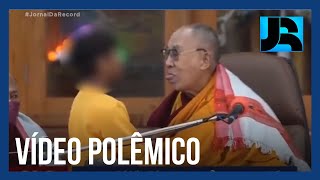 Dalai Lama Pede Desculpas Após Beijar Criança Na Boca