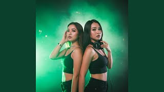 Bayangmu dalam Lampu Kota