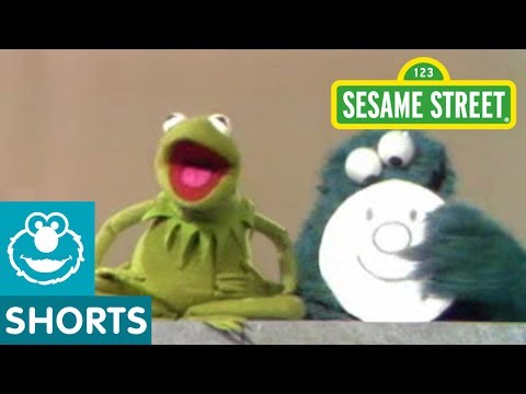 Sesame Street: Cookie Monster Makes Kermit Mad