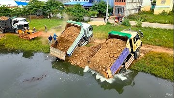 Great Start to the Project! Skilled KOMATSU Bulldozer & Dump Trucks Pouring Soil Mixed with Stones!!