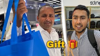 Airport Pe Bhai Ko Gift 🎁 Diya