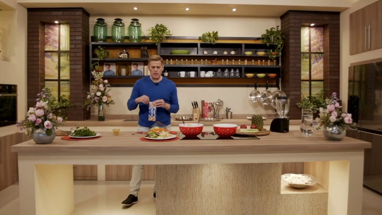 Ensalada de pollo para cenar y nutrirse saludablemente.