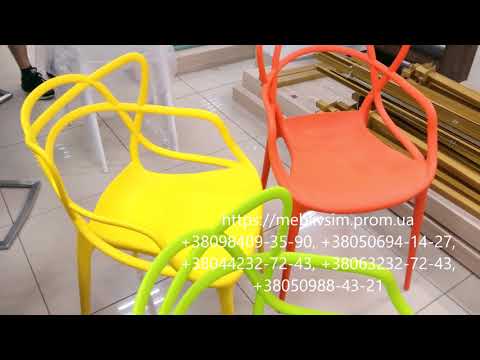 Яркие пластиковые стулья. Стулья Flower
