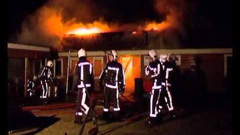 GPTV: woonbootbrand bij Sneek