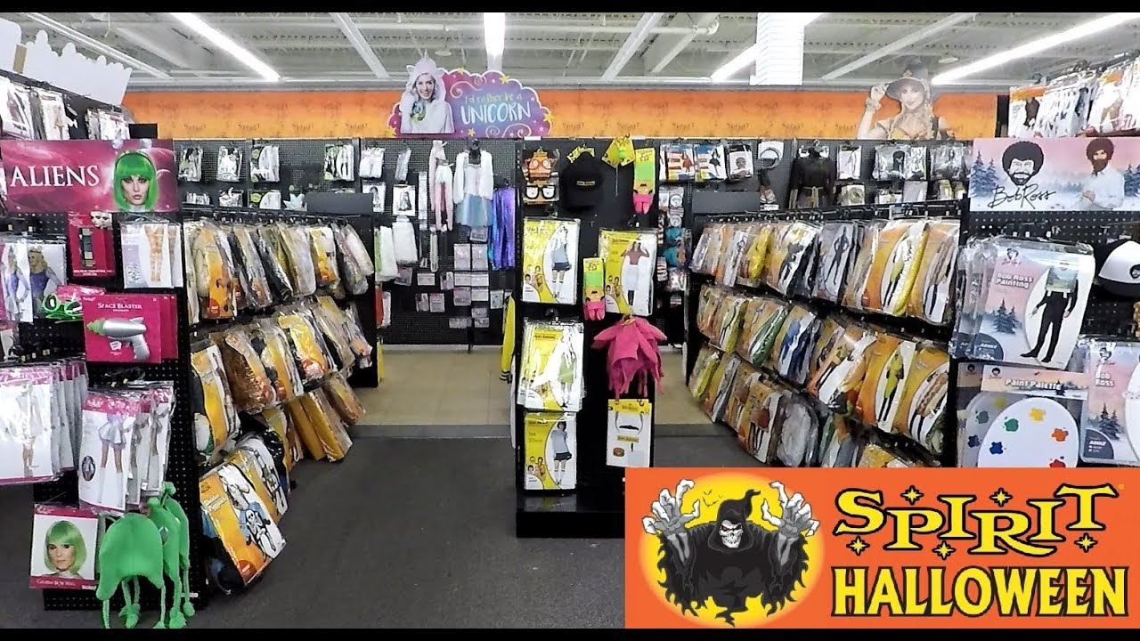 SPIRIT HALLOWEEN COSTUMES MASKS HALLOWEEN SHOPPING STORE WALK THROUGH 