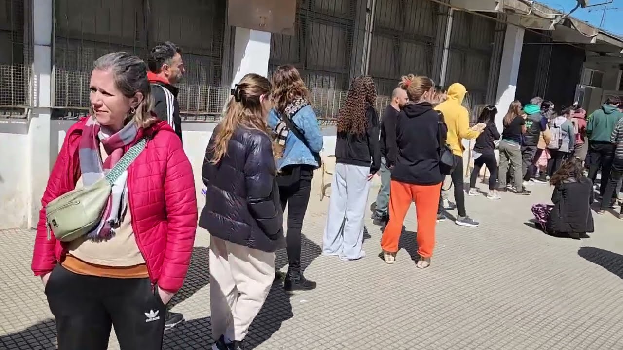 Recorrida por la escuela 9 en Av. 7 y 643