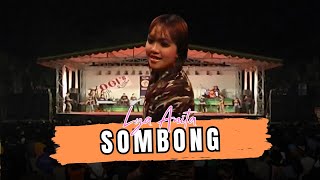 Lya Anita Sombong